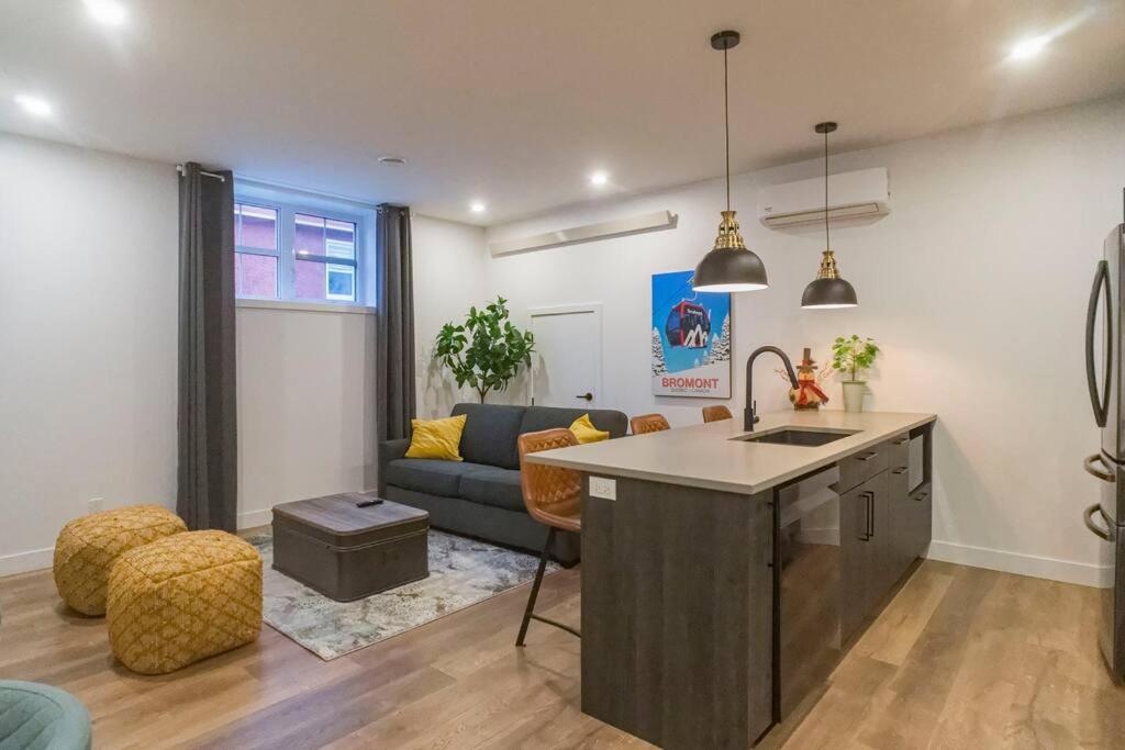 883 Suite 102 Bromont Vieux Village 2Cac , Foyer מראה חיצוני תמונה