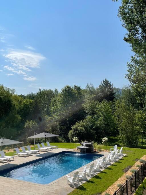 883 Suite 102 Bromont Vieux Village 2Cac , Foyer מראה חיצוני תמונה